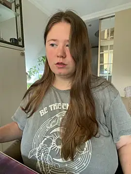 Snapshot of remirann_ chatting on 10/21/25, 05:41 remirann online show from 10/21/25, 05:41