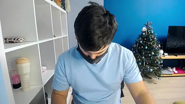 Snapshot of Tomguys chatting on 01/11/25, 03:42 Tomguys online show from 01/11/25, 03:42