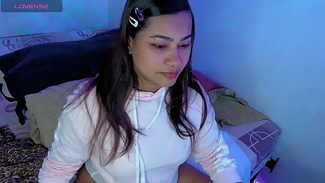 kiarybell   online show from 10/24/25, 04:53