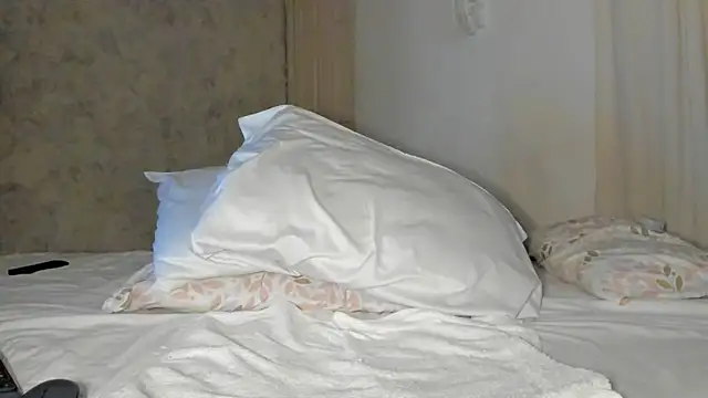 Snapshot of rosaaliiaa1 chatting on 03/11/25, 12:33 rosaaliiaa1 online show from 03/11/25, 12:33