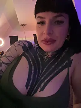 Snapshot of InkedBiitch chatting on 02/12/25, 05:15 InkedBiitch online show from 02/12/25, 05:15