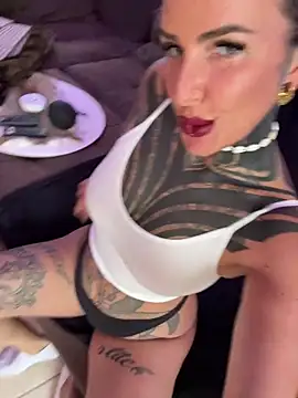 Snapshot of InkedBiitch chatting on 09/17/25, 03:14 InkedBiitch online show from 09/17/25, 03:14