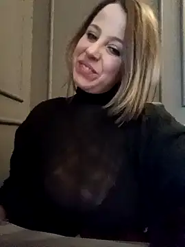Snapshot of Emma96_hot chatting on 12/24/24, 12:33 Emma96 hot online show from 12/24/24, 12:33