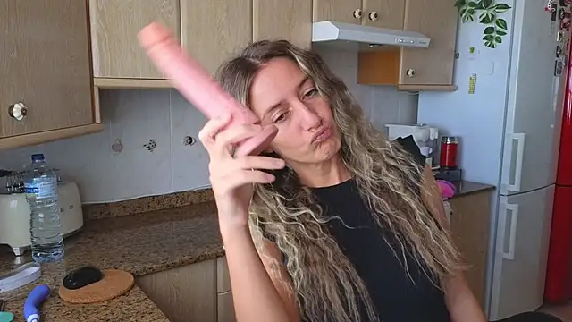 Lunamix online show from 12/18/24, 03:22