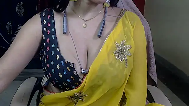 Snapshot of Naiaa-mylove chatting on 01/20/25, 12:49 Naiaa-mylove online show from 01/20/25, 12:49