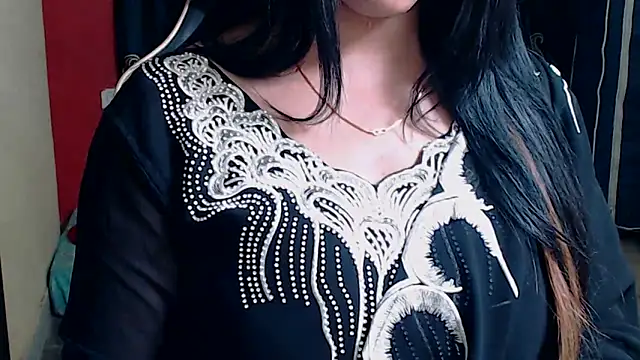 Snapshot of Naiaa-mylove chatting on 10/24/25, 07:49 Naiaa-mylove online show from 10/24/25, 07:49