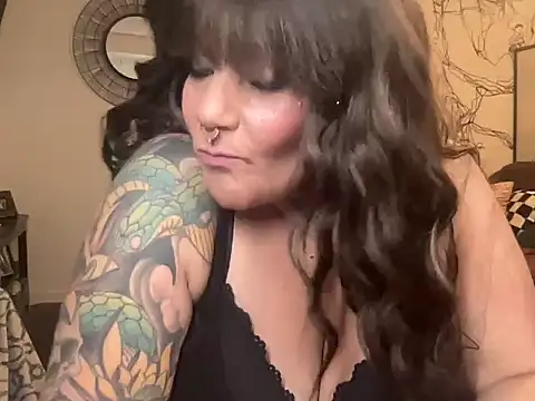 Snapshot of Xoxobigbooty chatting on 12/12/24, 12:59 Xoxobigbooty online show from 12/12/24, 12:59