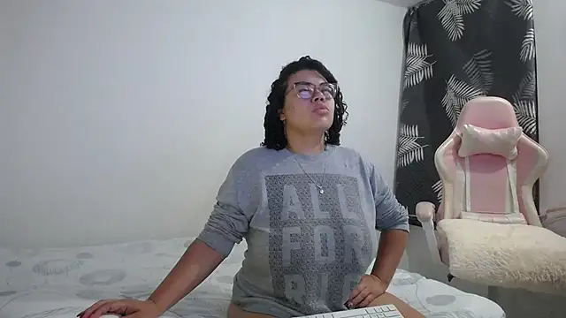 mabigomez00 online show from 10/04/25, 09:29