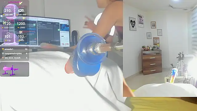 sofi velez online show from 11/04/25, 05:34