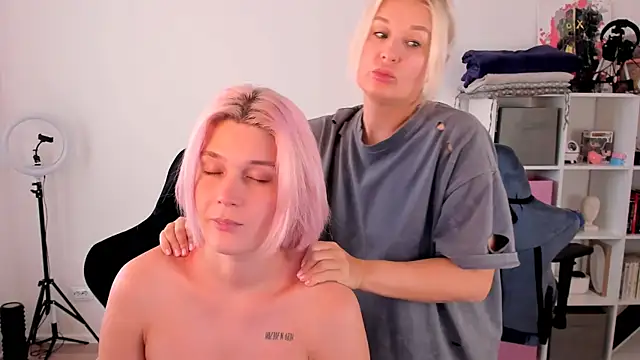 hotblonds online show from 10/10/25, 10:03