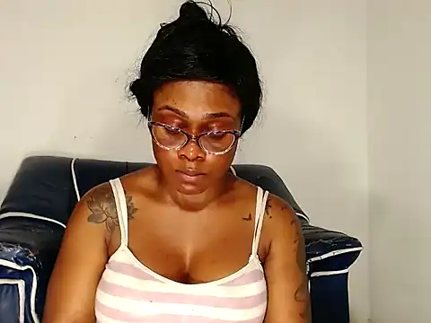 Snapshot of alexiaao9 chatting on 09/13/25, 04:29 alexiaao9 online show from 09/13/25, 04:29