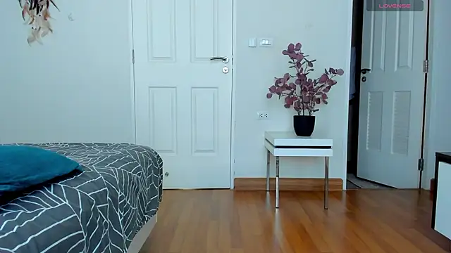 BritneyHall online show from 12/11/24, 05:43