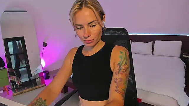 holy khloe online show from 02/13/25, 02:23