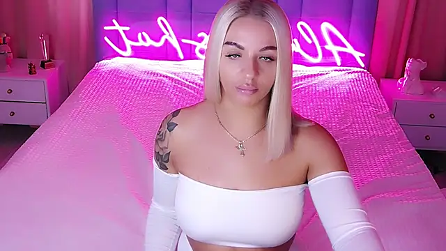 Snapshot of AllwaysHotJ chatting on 10/15/25, 02:01 AllwaysHotJ online show from 10/15/25, 02:01