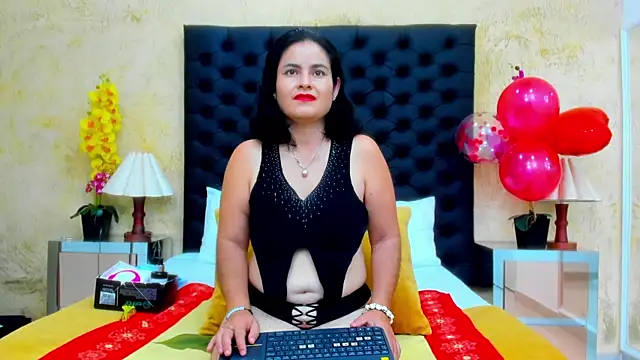 Snapshot of SaraBernarrd chatting on 02/07/25, 01:25 SaraBernarrd online show from 02/07/25, 01:25