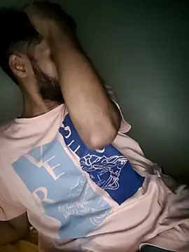 Snapshot of FearingForm chatting on 10/05/25, 08:40 FearingForm online show from 10/05/25, 08:40