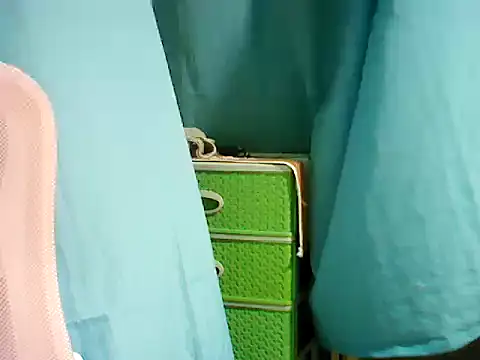 Snapshot of ashlylove25 chatting on 11/17/25, 04:13 ashlylove25 online show from 11/17/25, 04:13