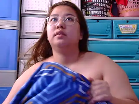 Snapshot of Boobsiemarie chatting on 10/16/25, 01:50 Boobsiemarie online show from 10/16/25, 01:50