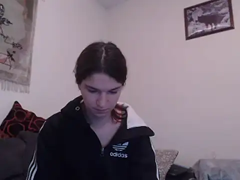Snapshot of Geile-Luna chatting on 12/22/24, 09:09 Geile-Luna online show from 12/22/24, 09:09