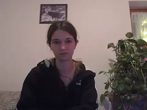 Snapshot of Geile-Luna chatting on 12/23/24, 07:52 Geile-Luna online show from 12/23/24, 07:52