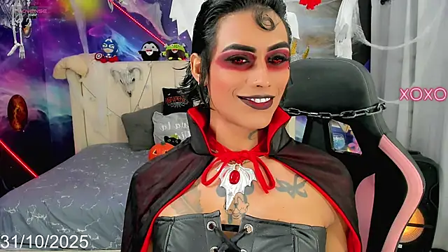 Snapshot of Nella_Dolls chatting on 10/31/25, 10:49 Nella Dolls online show from 10/31/25, 10:49