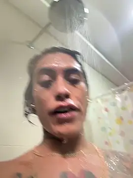 Snapshot of Nella_Dolls chatting on 11/10/25, 12:48 Nella Dolls online show from 11/10/25, 12:48