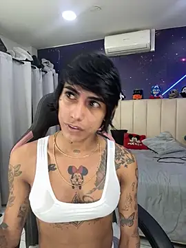 Snapshot of Nella_Dolls chatting on 11/11/25, 12:38 Nella Dolls online show from 11/11/25, 12:38