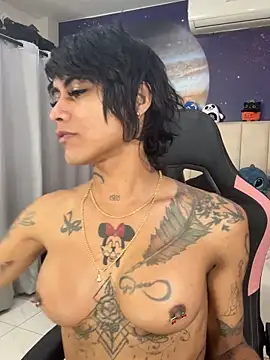 Snapshot of Nella_Dolls chatting on 11/16/25, 12:55 Nella Dolls online show from 11/16/25, 12:55