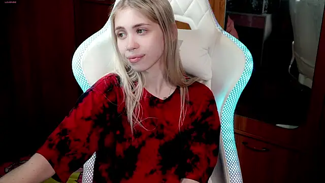 ho1yho1e online show from 10/16/25, 07:15