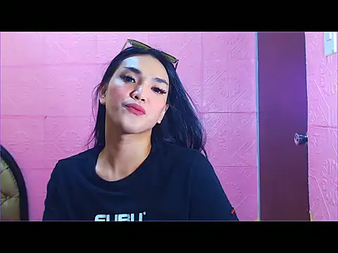 Snapshot of WONDERWOMAN2023 chatting on 10/30/25, 11:27 WONDERWOMAN2023 online show from 10/30/25, 11:27