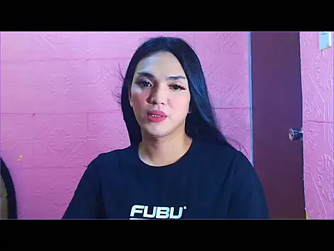 Snapshot of WONDERWOMAN2023 chatting on 11/07/25, 08:25 WONDERWOMAN2023 online show from 11/07/25, 08:25