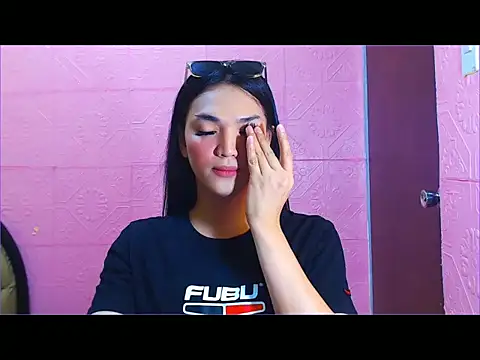 Snapshot of WONDERWOMAN2023 chatting on 11/12/25, 12:44 WONDERWOMAN2023 online show from 11/12/25, 12:44