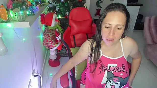Snapshot of valery_adams1 chatting on 12/12/24, 04:37 valery adams1 online show from 12/12/24, 04:37