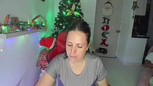 Snapshot of valery_adams1 chatting on 12/29/24, 04:38 valery adams1 online show from 12/29/24, 04:38