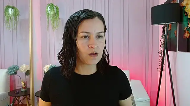 Snapshot of Britney_taylor_ chatting on 02/05/25, 06:59 Britney taylor online show from 02/05/25, 06:59