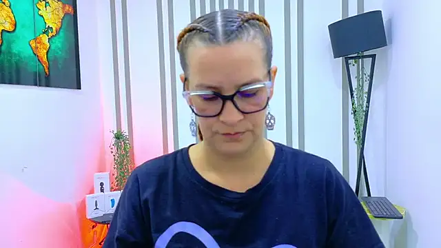 Britney taylor  online show from 11/21/25, 09:02