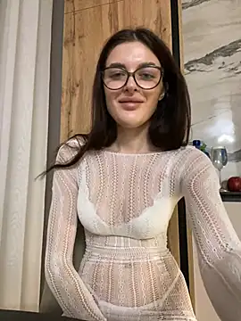Snapshot of little_belucci chatting on 12/25/24, 04:54 little belucci online show from 12/25/24, 04:54