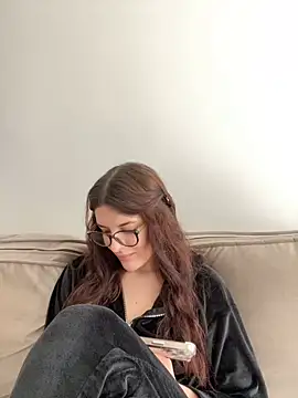 Snapshot of little_belucci chatting on 01/17/25, 11:59 little belucci online show from 01/17/25, 11:59