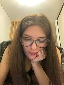 Snapshot of little_belucci chatting on 02/03/25, 05:24 little belucci online show from 02/03/25, 05:24