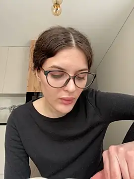 Snapshot of little_belucci chatting on 02/05/25, 12:27 little belucci online show from 02/05/25, 12:27
