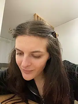 Snapshot of little_belucci chatting on 02/10/25, 05:41 little belucci online show from 02/10/25, 05:41