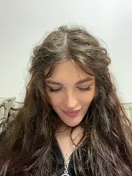 Snapshot of little_belucci chatting on 02/16/25, 05:15 little belucci online show from 02/16/25, 05:15
