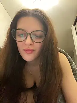 Snapshot of little_belucci chatting on 02/18/25, 06:26 little belucci online show from 02/18/25, 06:26