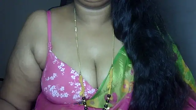 Snapshot of Nithya_forever chatting on 11/23/25, 05:24 Nithya forever online show from 11/23/25, 05:24