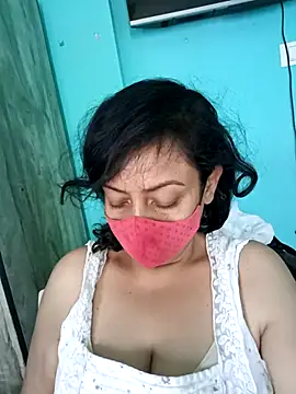 Snapshot of love_suman chatting on 03/09/25, 06:28 love suman online show from 03/09/25, 06:28