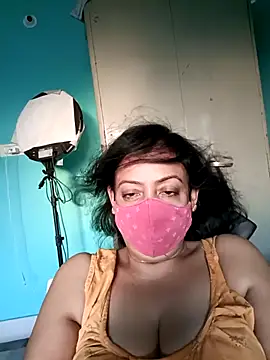 Snapshot of love_suman chatting on 10/28/25, 12:36 love suman online show from 10/28/25, 12:36