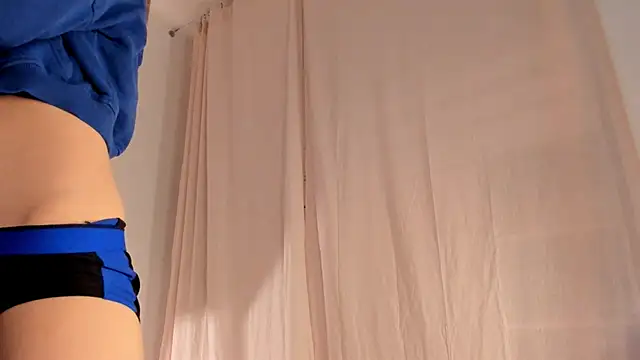 Snapshot of hee_jeen chatting on 01/24/25, 02:08 hee jeen online show from 01/24/25, 02:08