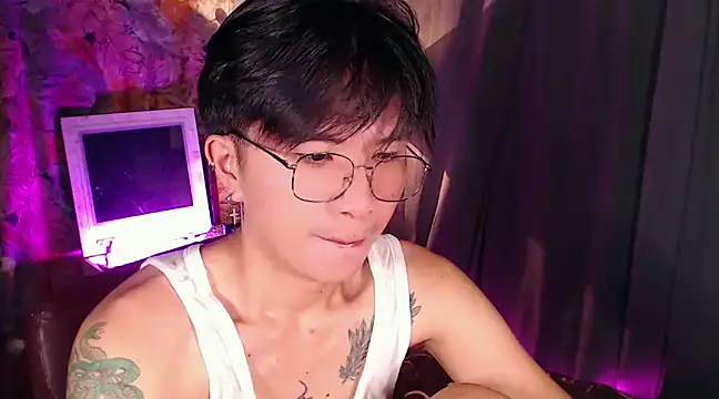 Snapshot of Sexy_Handsome_Drex chatting on 12/13/24, 09:46 Sexy Handsome Drex online show from 12/13/24, 09:46