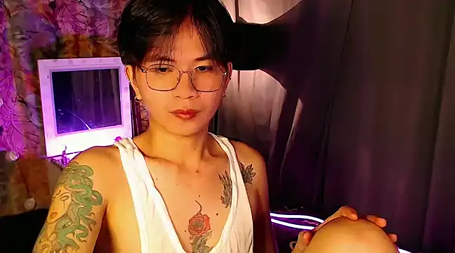 Snapshot of Sexy_Handsome_Drex chatting on 12/17/24, 09:39 Sexy Handsome Drex online show from 12/17/24, 09:39