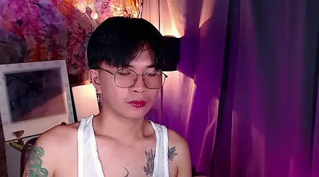 Snapshot of Sexy_Handsome_Drex chatting on 01/05/25, 11:04 Sexy Handsome Drex online show from 01/05/25, 11:04